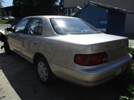 1996 TOYOTA CAMRY DX MODEL GOLD 4 DOOR SEDAN 2.2L AT Z15960